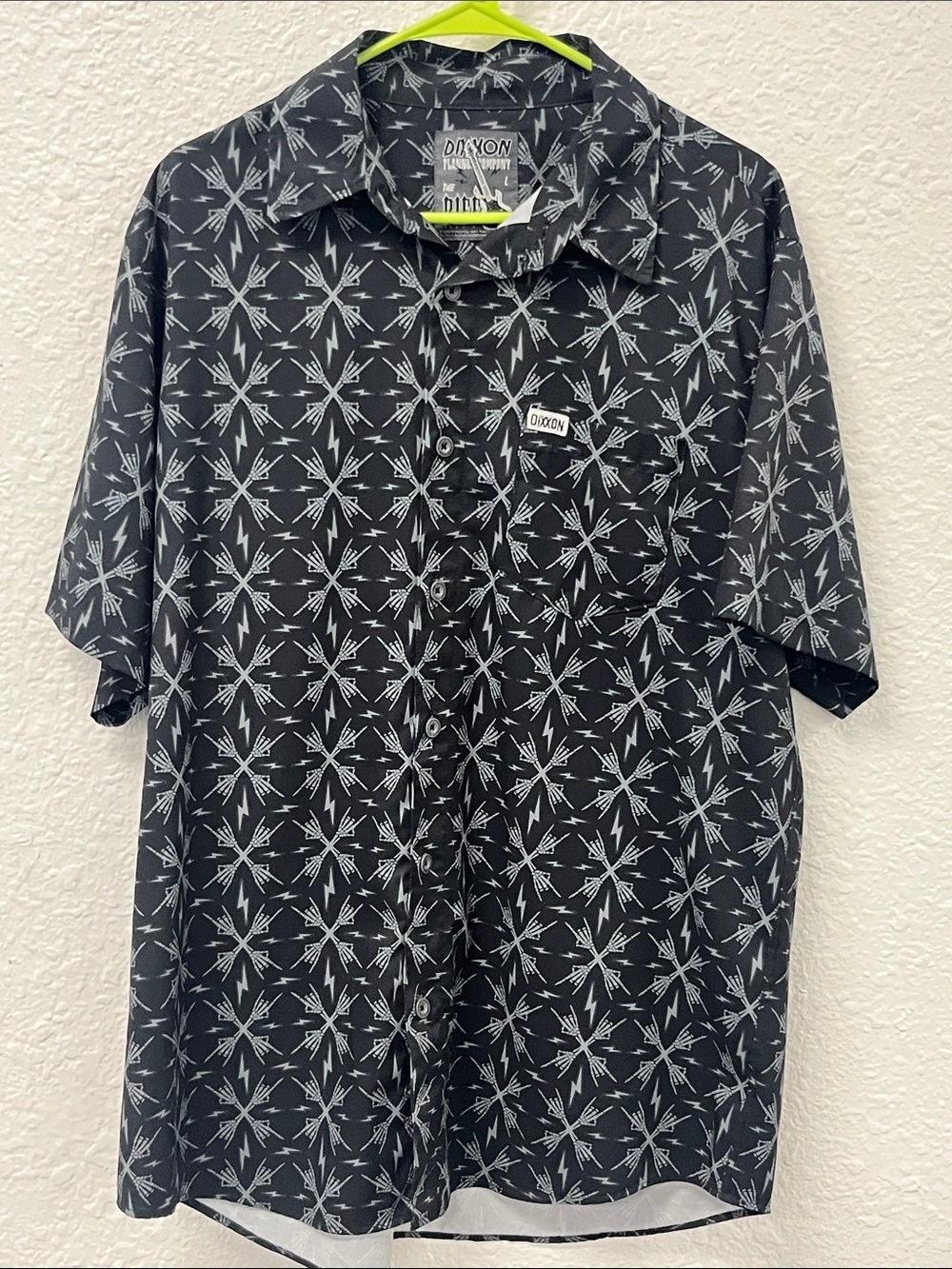 DIXXON “The Riff” Men's Black Short-Sleeve Button-Up Shirt -
#1100